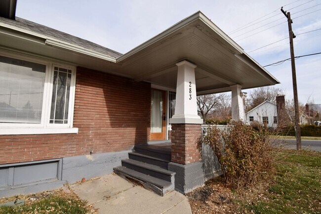 Foto del edificio - 281-283 E Edith Ave