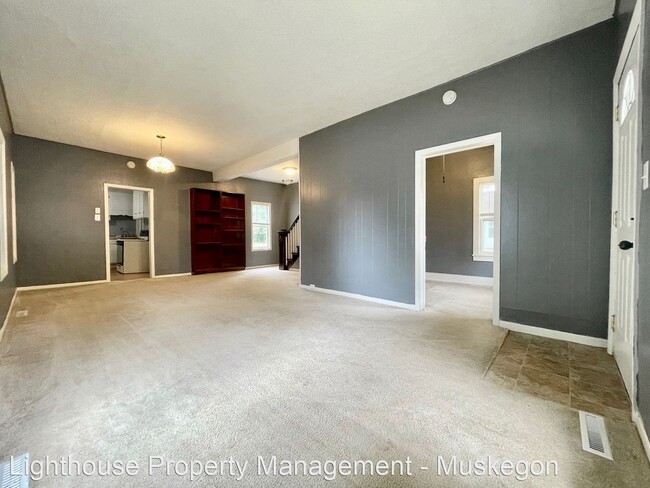 Building Photo - 3 br, 1 bath House - 628 Ada Avenue