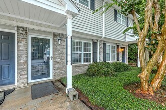 Building Photo - 502 Stinson Dr