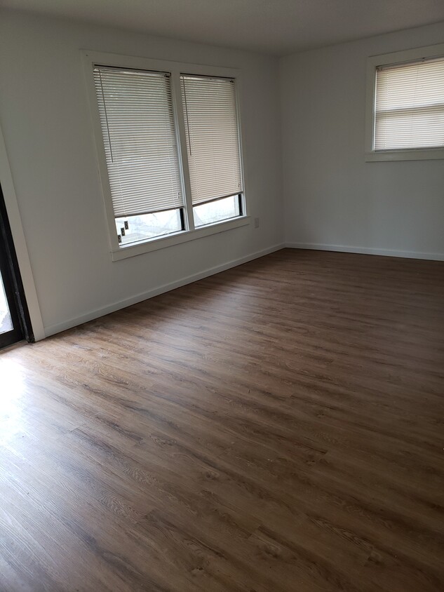 Building Photo - 833 Fremaux Ave