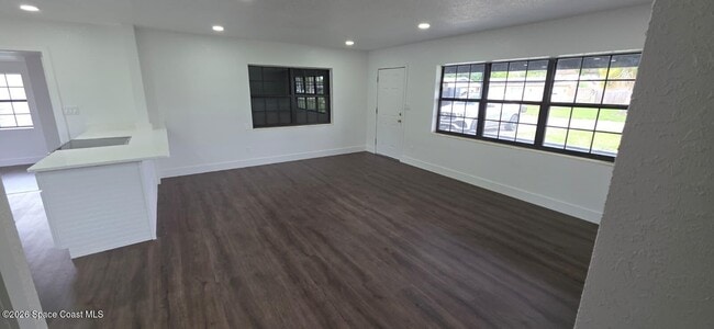 Building Photo - 4785 Tuscarora Rd