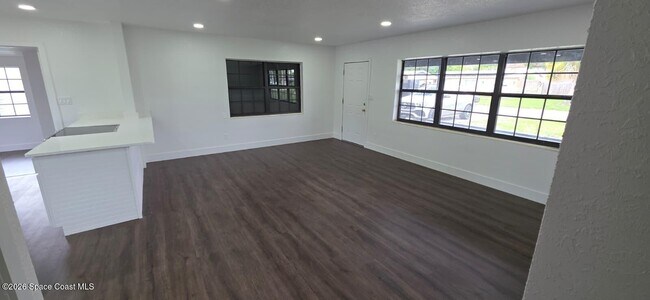 Foto del edificio - 4785 Tuscarora Rd