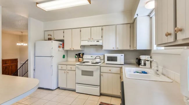 Foto del edificio - 806 E Swallow Rd