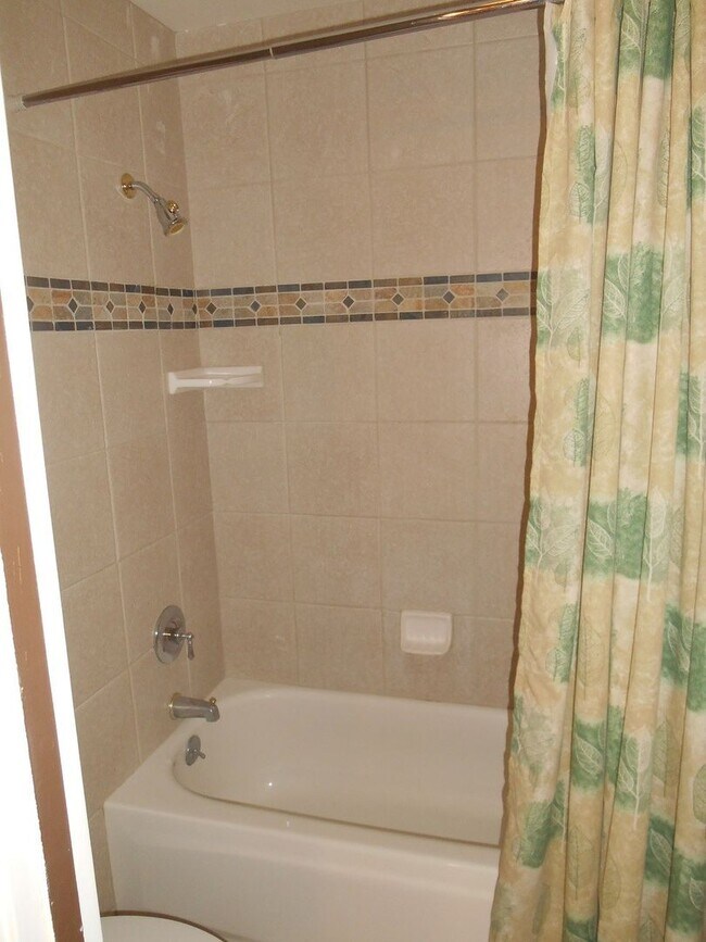 Foto del edificio - 2 bedroom plus loft condo with carport