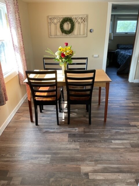 Comedor - 2520 4th Ave S