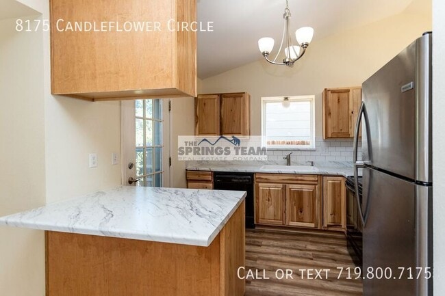 Foto del edificio - 8175 Candleflower Cir
