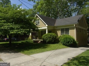 Building Photo - 886 Vedado Way NE