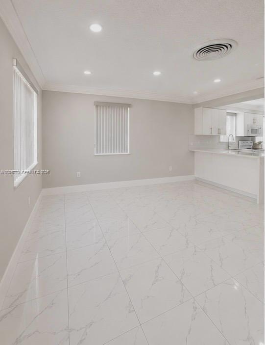 Foto del edificio - 5735 Hayes St