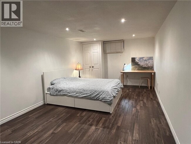 Photo du bâtiment - 357 Mohawk Rd W