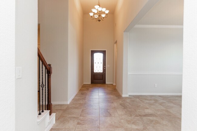 Building Photo - 10 Log House Ct