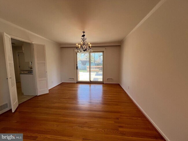 Foto del edificio - 1303 Pine Ridge Ln