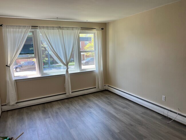 Foto del edificio - 407 W Logan St