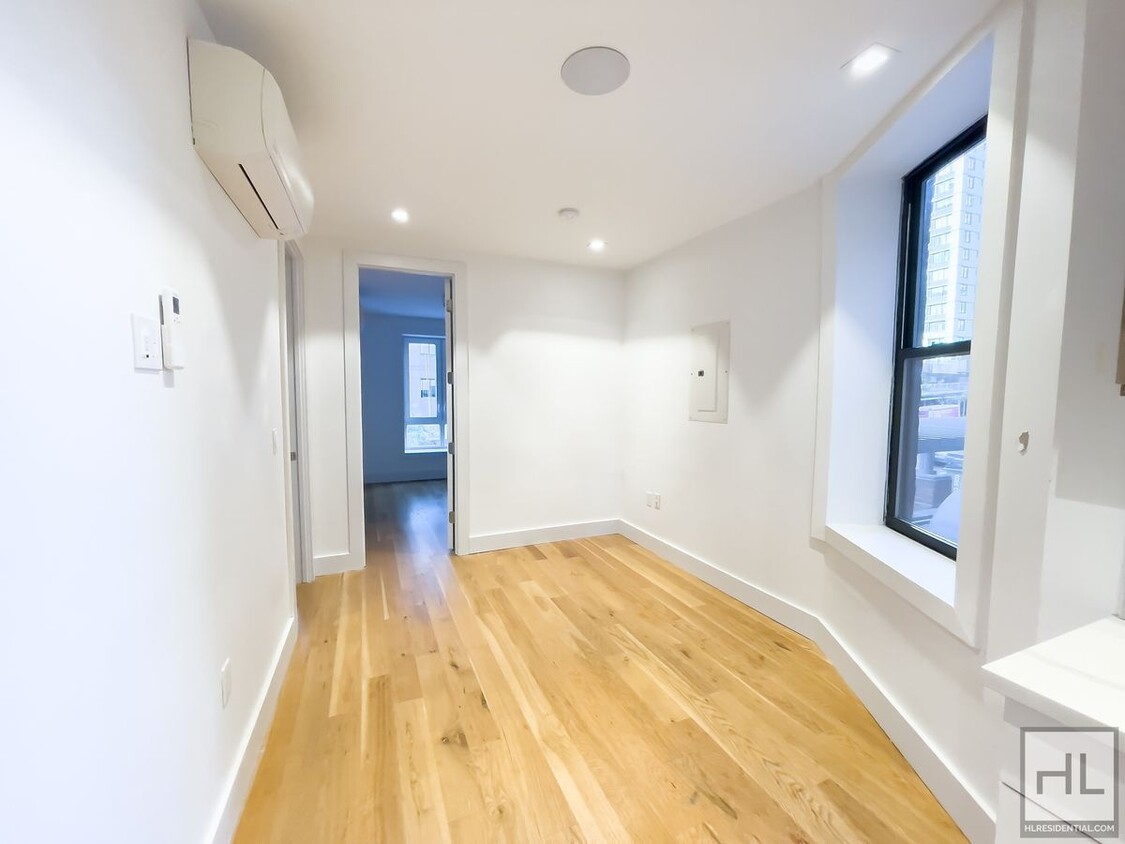 Foto principal - EAST 96 STREET / Spacious 3-Bed 1-Bath / N...