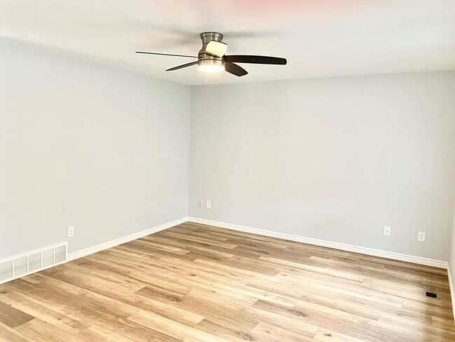 Building Photo - 4 Bedroom Ranch Style Home Located in Fort...
