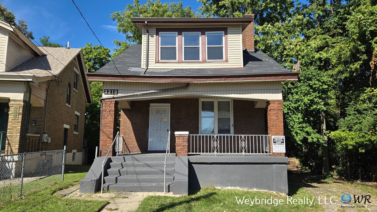 Foto principal - 3-Bed 1 Bath House located in a cul-de-sac...