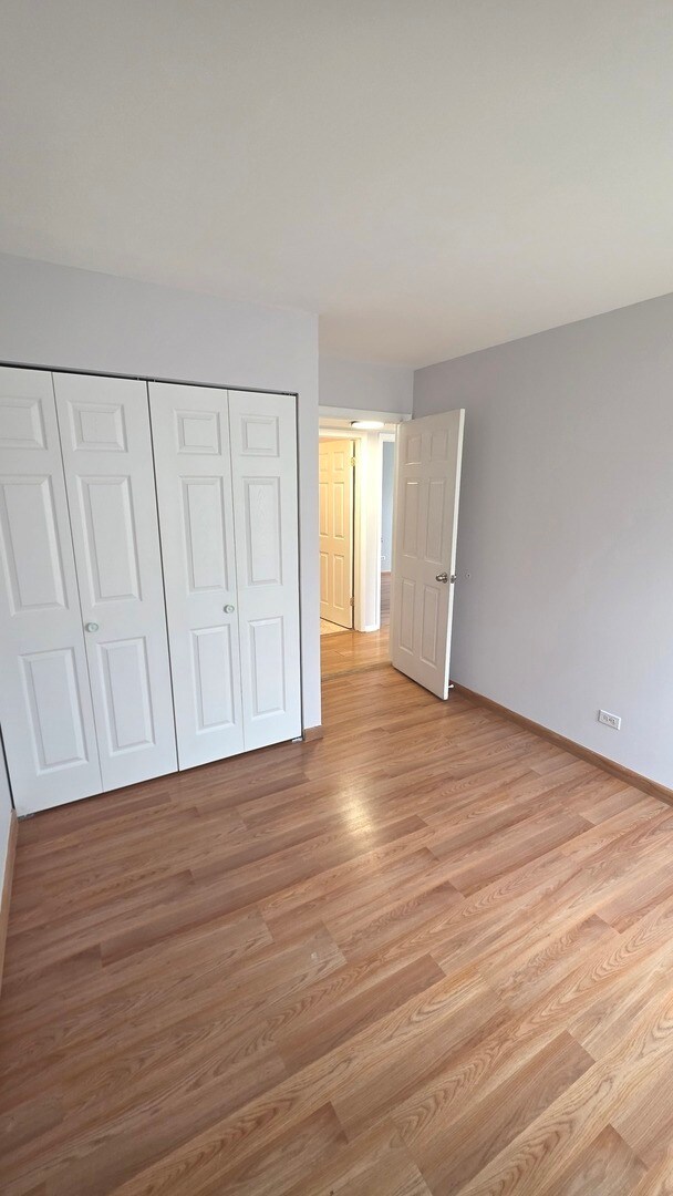 Foto del edificio - 1317 Kingsbury Dr