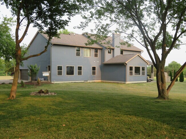 Foto del edificio - 9149 Hill Rd S