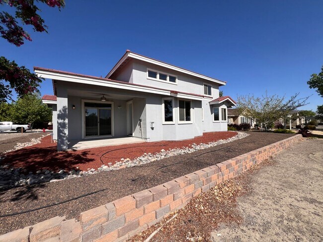 Building Photo - FANTASTIC 2 STORY HOME, 3 bedroom, 2.5 bat...