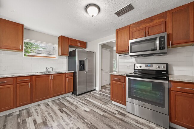 Foto del edificio - 1511 Scharpe St