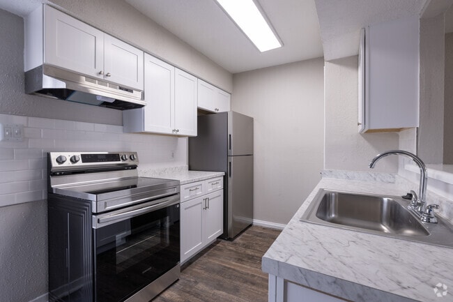 Interior Photo - Signature at Southfield Apartments