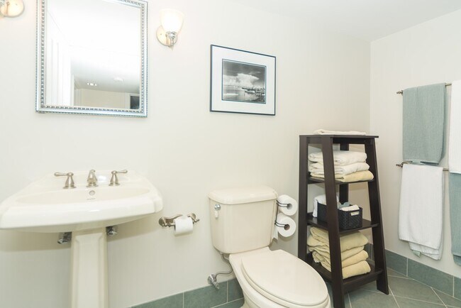 Foto del edificio - 53 Winslow Rd