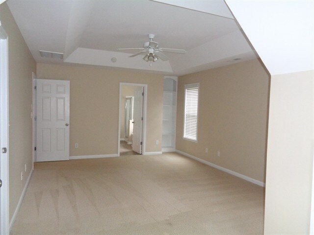 Foto del edificio - 100 Pearson Pl