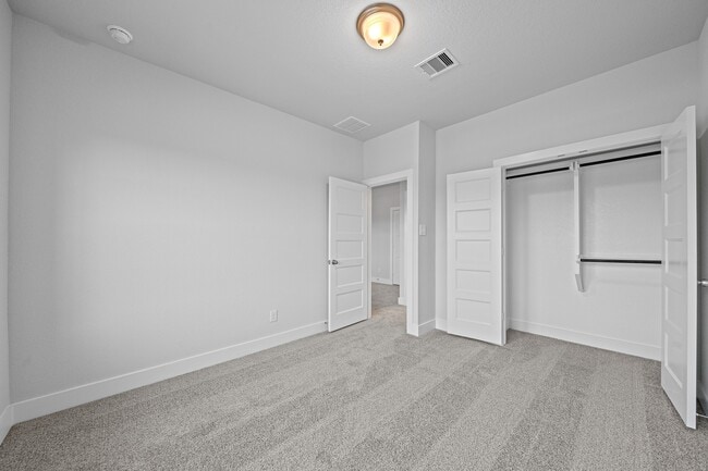 Foto del edificio - 29611 Smokey Bourbon Ln