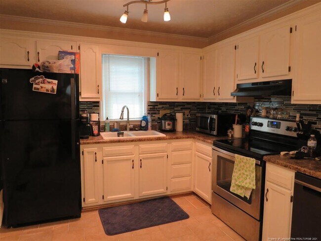 Foto del edificio - 528 Crooked Creek Ct