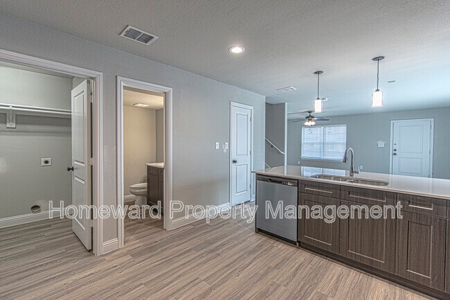 Building Photo - 1329 Good Lane Denton, TX 76209