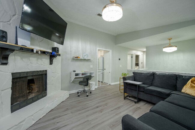 Foto del edificio - 4348 Bradley Dr SW