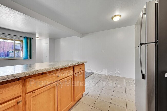 Foto del edificio - 3663 S Sheridan Blvd