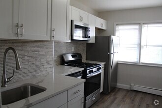Building Photo - 509 7th St