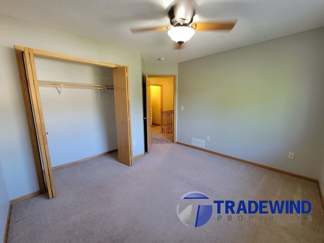 Building Photo - 9486 Talon Ct