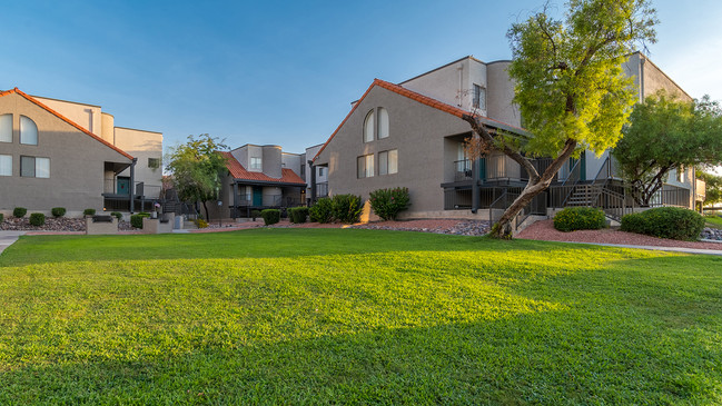 Foto del edificio - Camino Seco Village