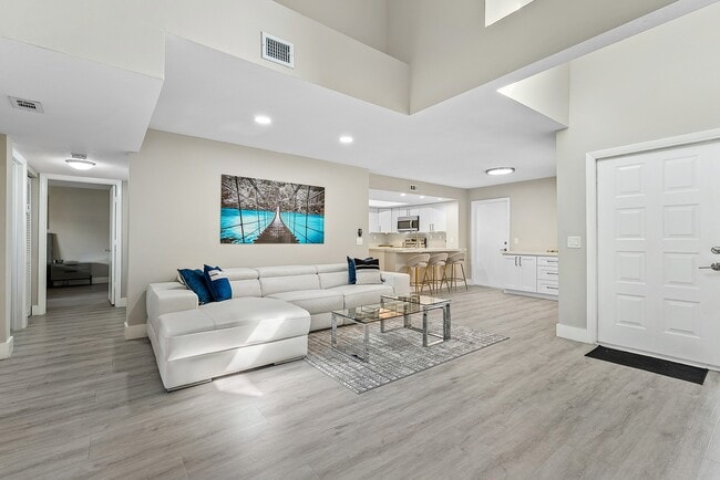 Building Photo - 5292 Buckhead Cir