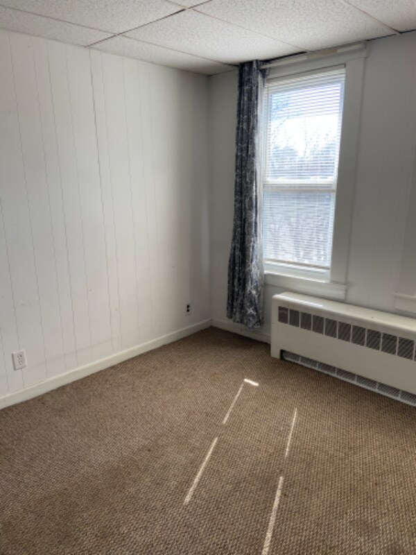 27 Oscar St Unit 3F, Holyoke, MA 01040 Room for Rent in Holyoke, MA