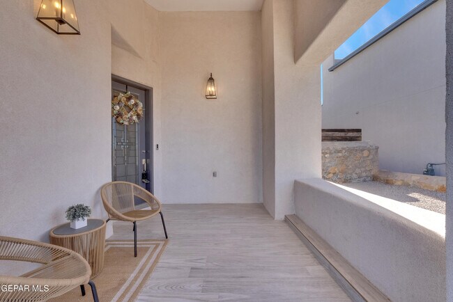 Building Photo - 14608 Pebble Hills Blvd