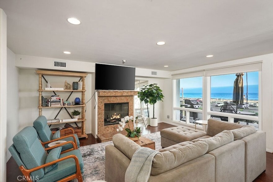 Foto principal - 3036 Breakers Dr