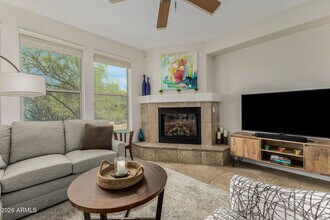 Building Photo - 10260 E White Feather Ln