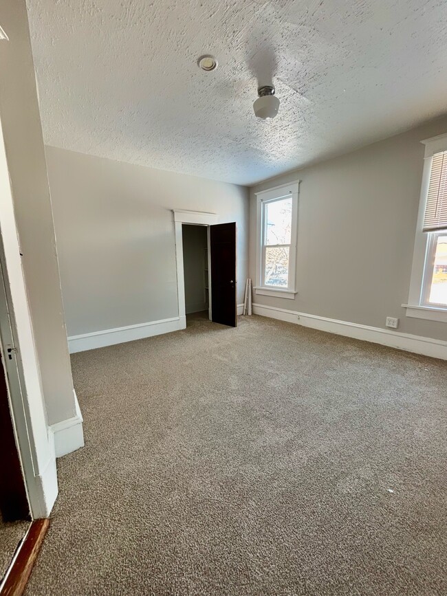 Building Photo - Duplex