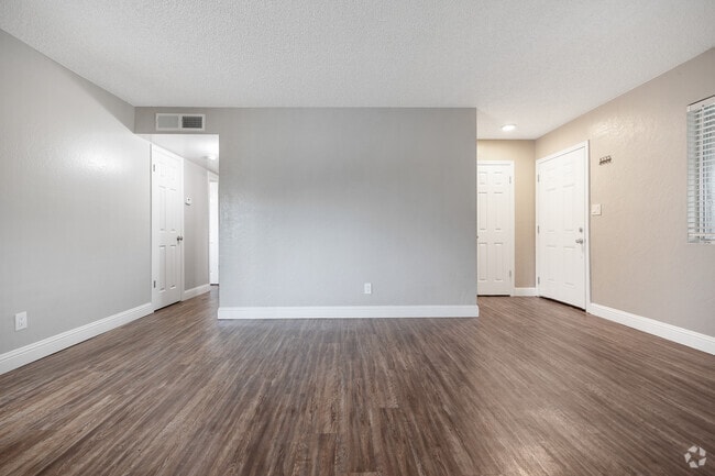 3X2 3BD, 2BA - 1200SF Living Room - Swiss Colony
