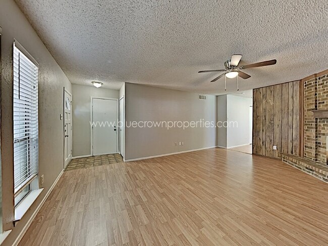 Foto del edificio - 4202 Glenlawn Ct
