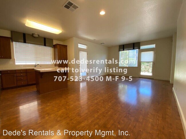 Foto del edificio - 2212-2214 Versailles St