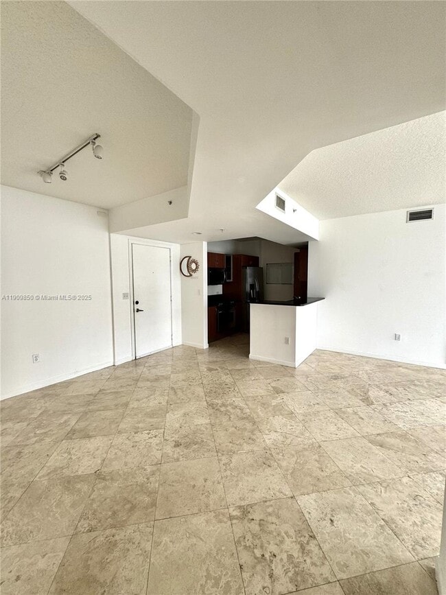 Foto del edificio - 18800 NE 29th Ave