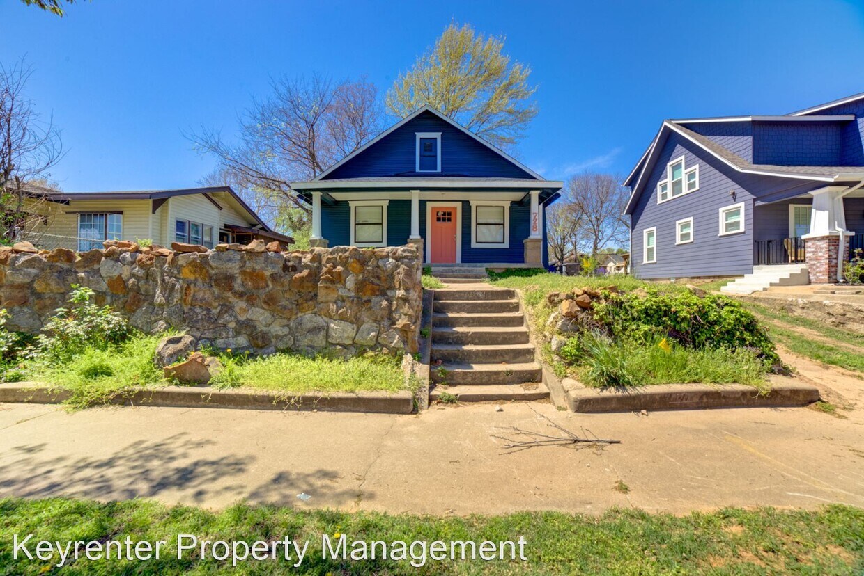 Primary Photo - 2 br, 1 bath House - 728 S Olympia Ave