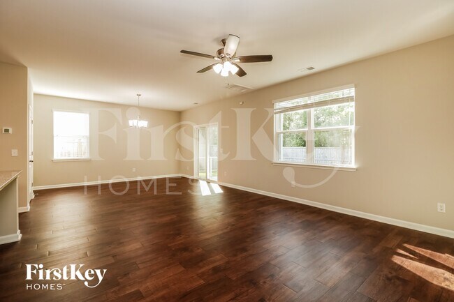 Foto del edificio - 516 Glady Rd