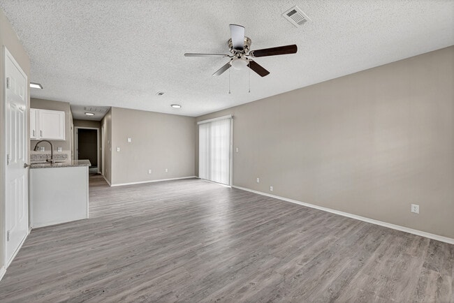 Photo - 4660 W Dover St Townhome