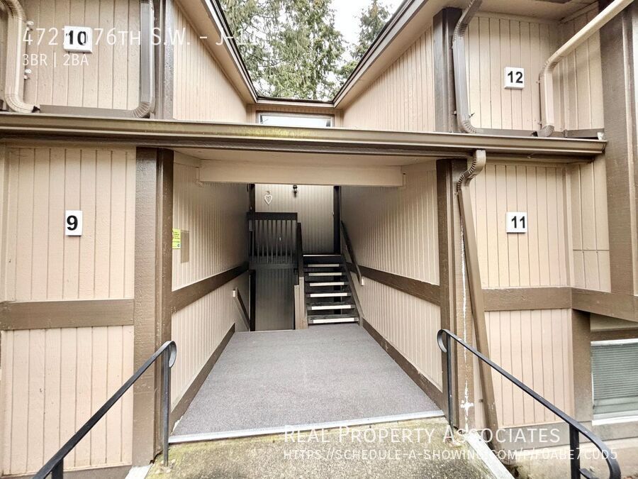 Primary Photo - Spacious 3-Bedroom Condo with Fireplace, P...