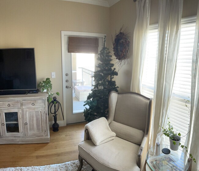 Balcony Entrance - 1270 Strassner Dr