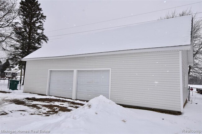 Building Photo - 8151 Clyde Rd